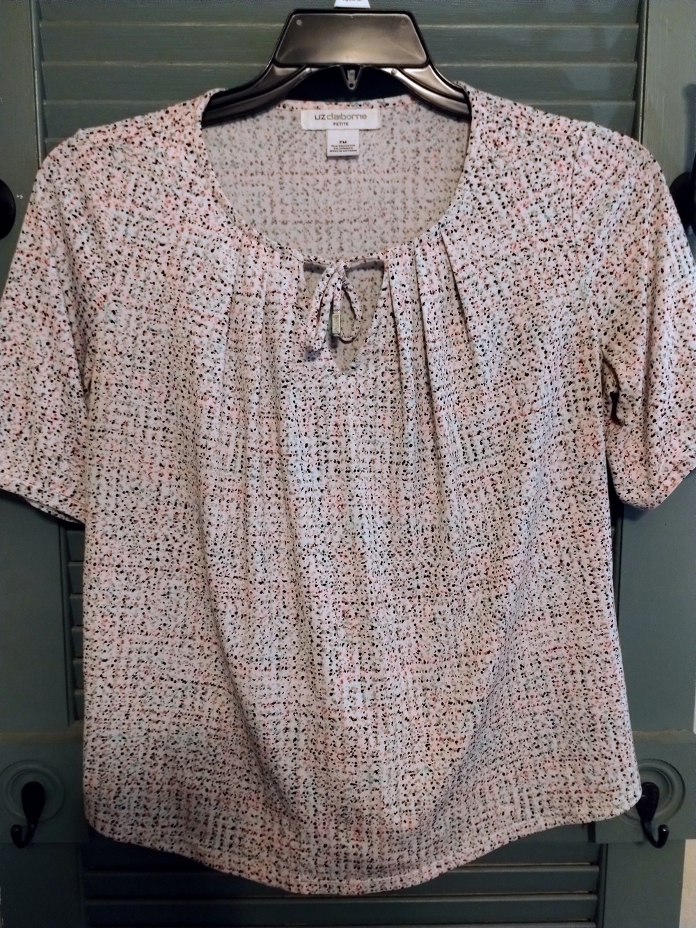 Liz Claiborne Light Pink Speckled Short Sleeve Tie-Neck Top Petite medium